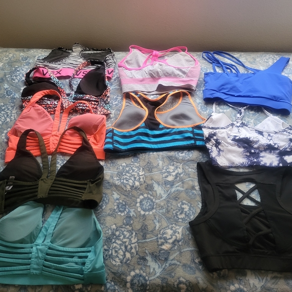 Bras - Picture 2 of 2